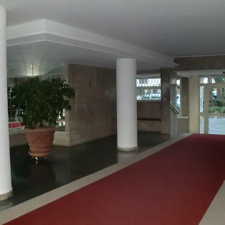 Le Chantilly Cagnes-sur-Mer Exterior photo